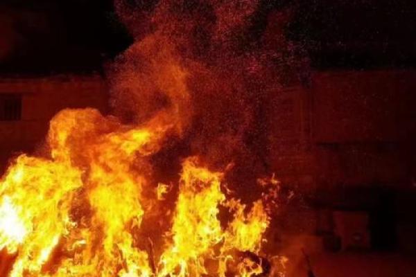 傈僳族的火把节:点燃传统与现代的文化之火 傈僳族的火把节:点燃传统与现代的文化之火