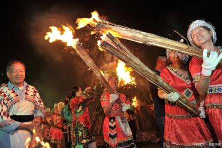 傈僳族的火把节:点燃传统与现代的文化之火