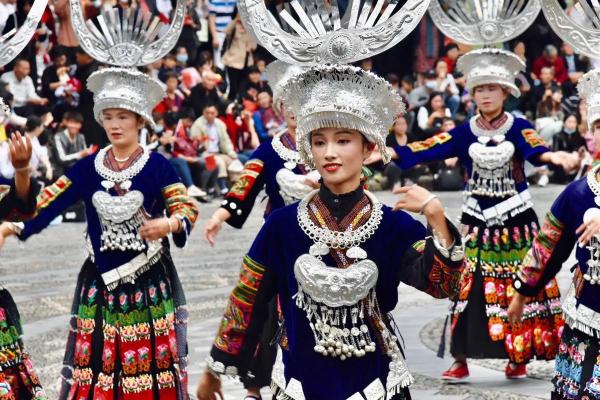 苗族跳苗舞：文化与节庆中的身心调和