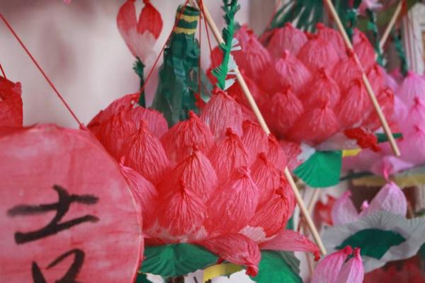 放花灯节日与水乡文化的深厚渊源 放花灯节日与水乡文化的深厚渊源