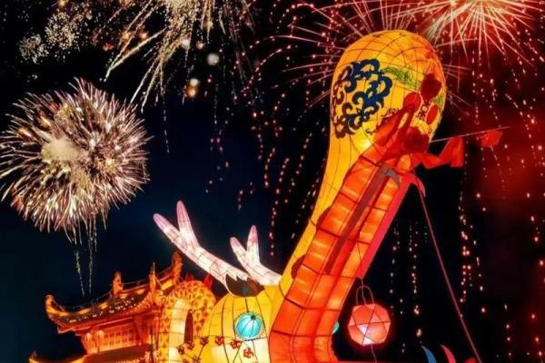 放花灯节日与水乡文化的深厚渊源 放花灯节日与水乡文化的深厚渊源