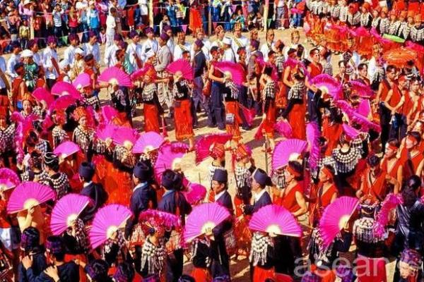 景颇族节日庆典中的农业元素与社会意义 景颇族节日庆典中的农业元素与社会意义